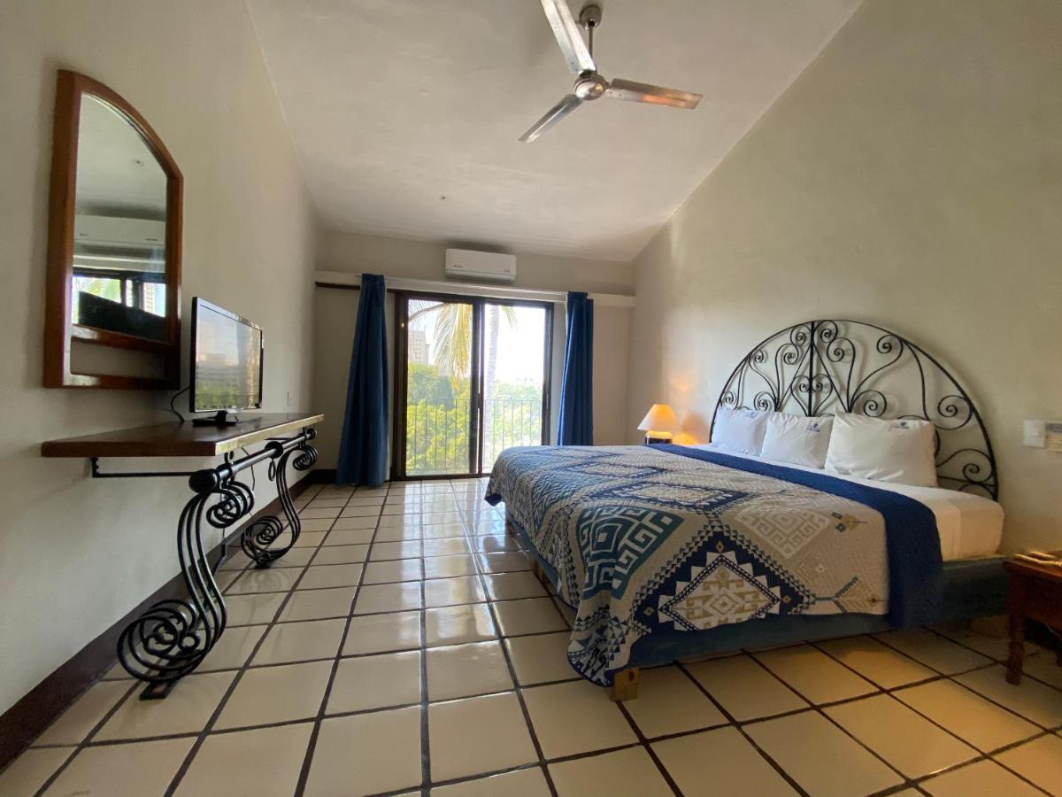 Puerto De Luna Pet Friendly And Family Suites Puerto Vallarta Exterior photo