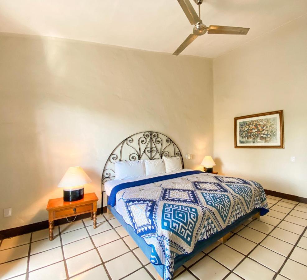 Puerto De Luna Pet Friendly And Family Suites Puerto Vallarta Exterior photo